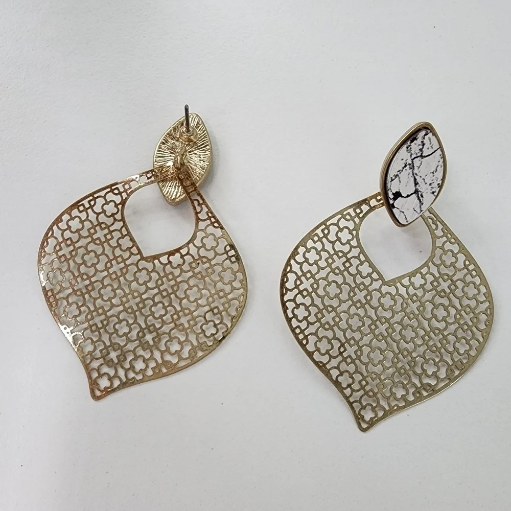 NWT White Howlite Wood Golden Teardrop Filigree Metal Earrings